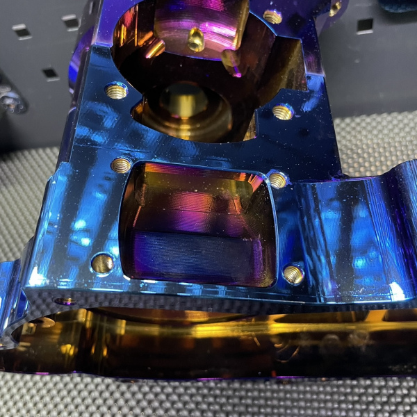 Dio50 180cc billet engine case Bwsp "Blitz" for electric starter in dark rainbow - pictures 13 - rights to use Tunescoot