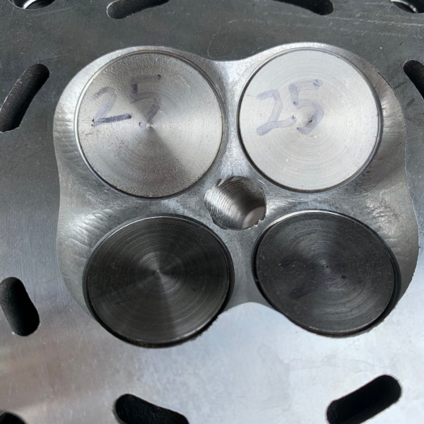 Cylinder head Yamaha Lc135 four valves EX23/IN25 with lids  - pictures 7 - rights to use Tunescoot
