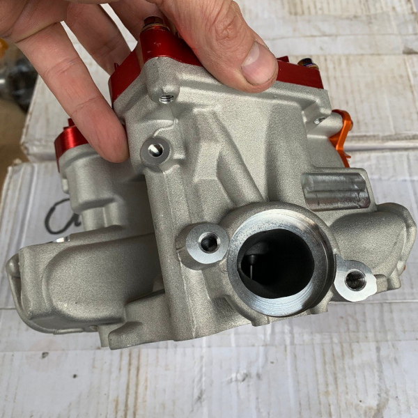 Cylinder head Yamaha Lc135 four valves EX23/IN25 with lids  - pictures 4 - rights to use Tunescoot