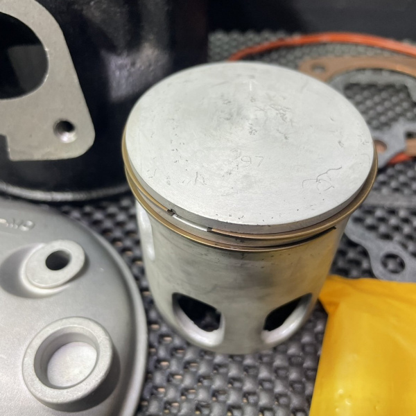 Big bore kit 130cc Bws100 4VP water cooling 56mm cylinder 53mm crankshaft - pictures 5 - rights to use Tunescoot